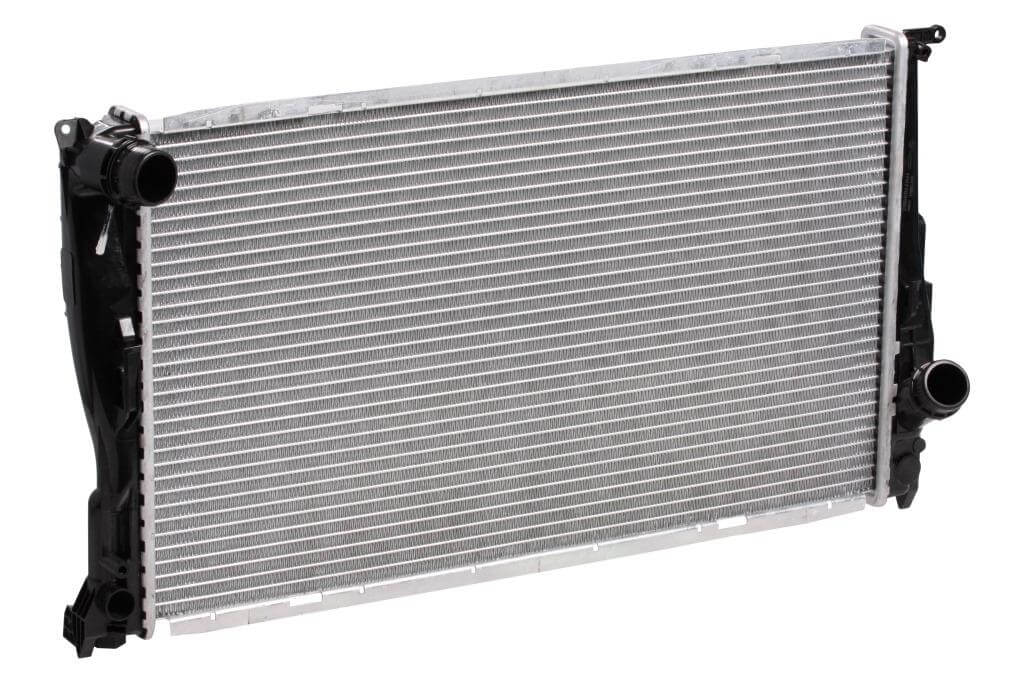 Радиатор охлаждения BMW 3 (E90/E91) (06-) D (LRc 26103) LUZAR